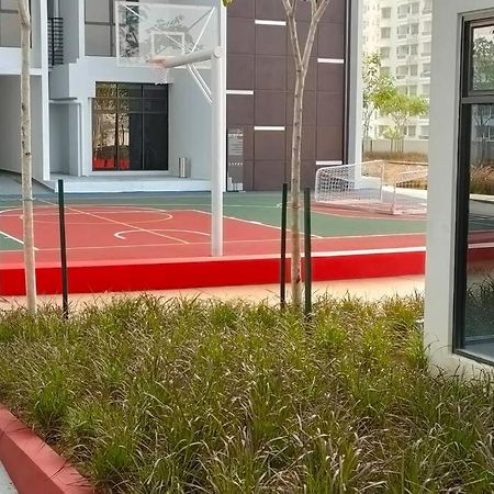 Astetica Pool & Lake View High Floor 100Mbps Wifi Netflix Seri Kembangan Exterior foto